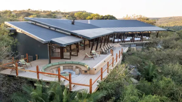 Rhino Ridge Safari Lodge_Exterior